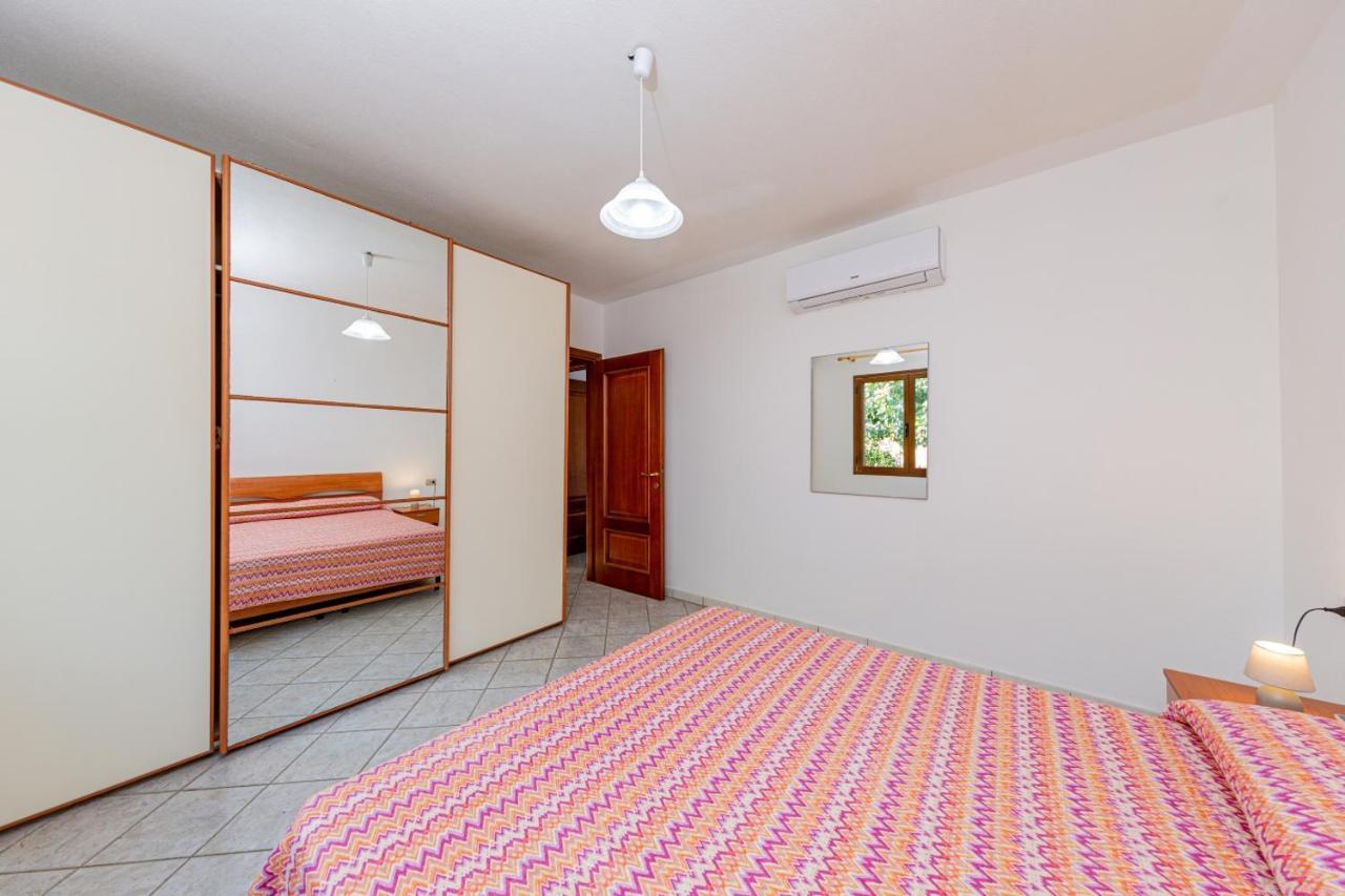 Appartamento Residenziale Trilocale 6 Posti Letto Via Sardegna San Teodoro San Teodoro  Eksteriør bilde